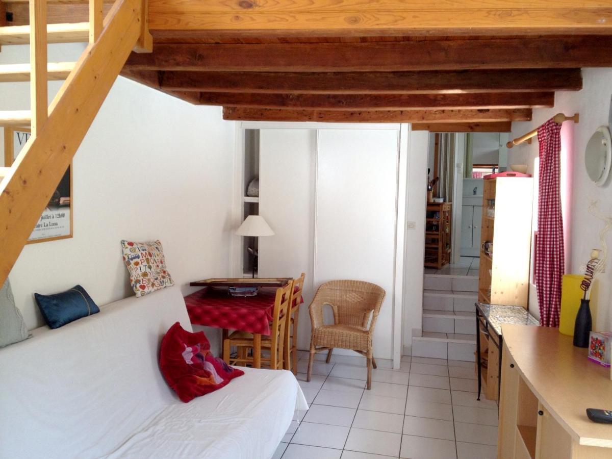 Studio Avec Piscine Privee Jardin Clos Et Wifi A Saint Jean D'Angely ภายนอก รูปภาพ