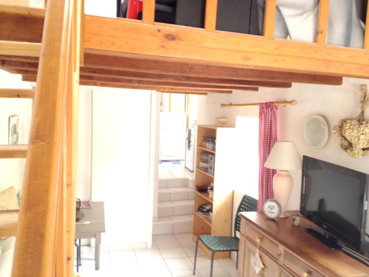 Studio Avec Piscine Privee Jardin Clos Et Wifi A Saint Jean D'Angely ภายนอก รูปภาพ